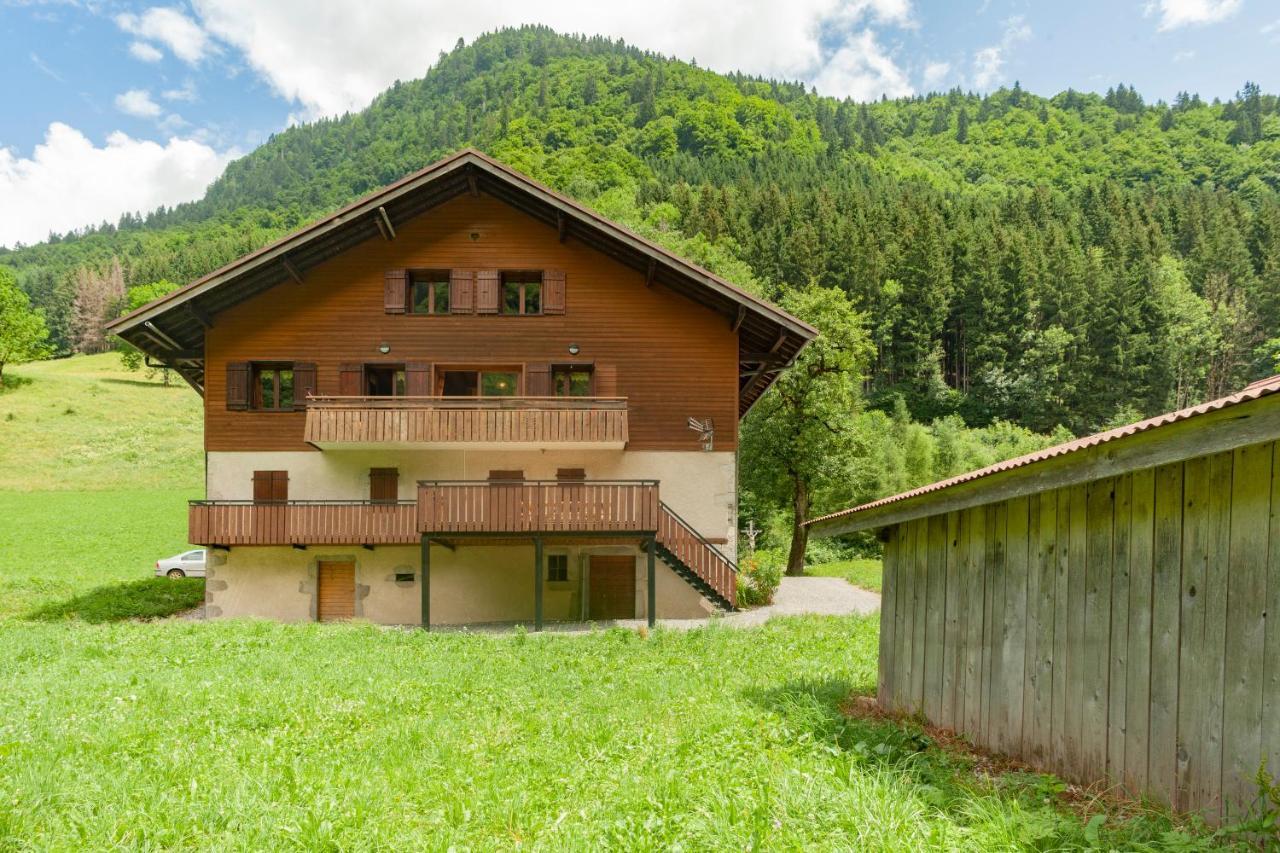 Grand Appartement Proche Gd Bornand Glieres-Val-de-Borne Exterior photo
