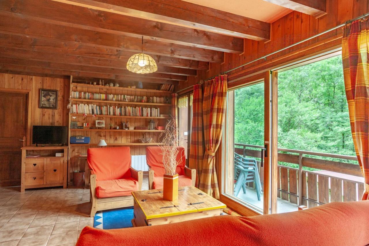 Grand Appartement Proche Gd Bornand Glieres-Val-de-Borne Exterior photo