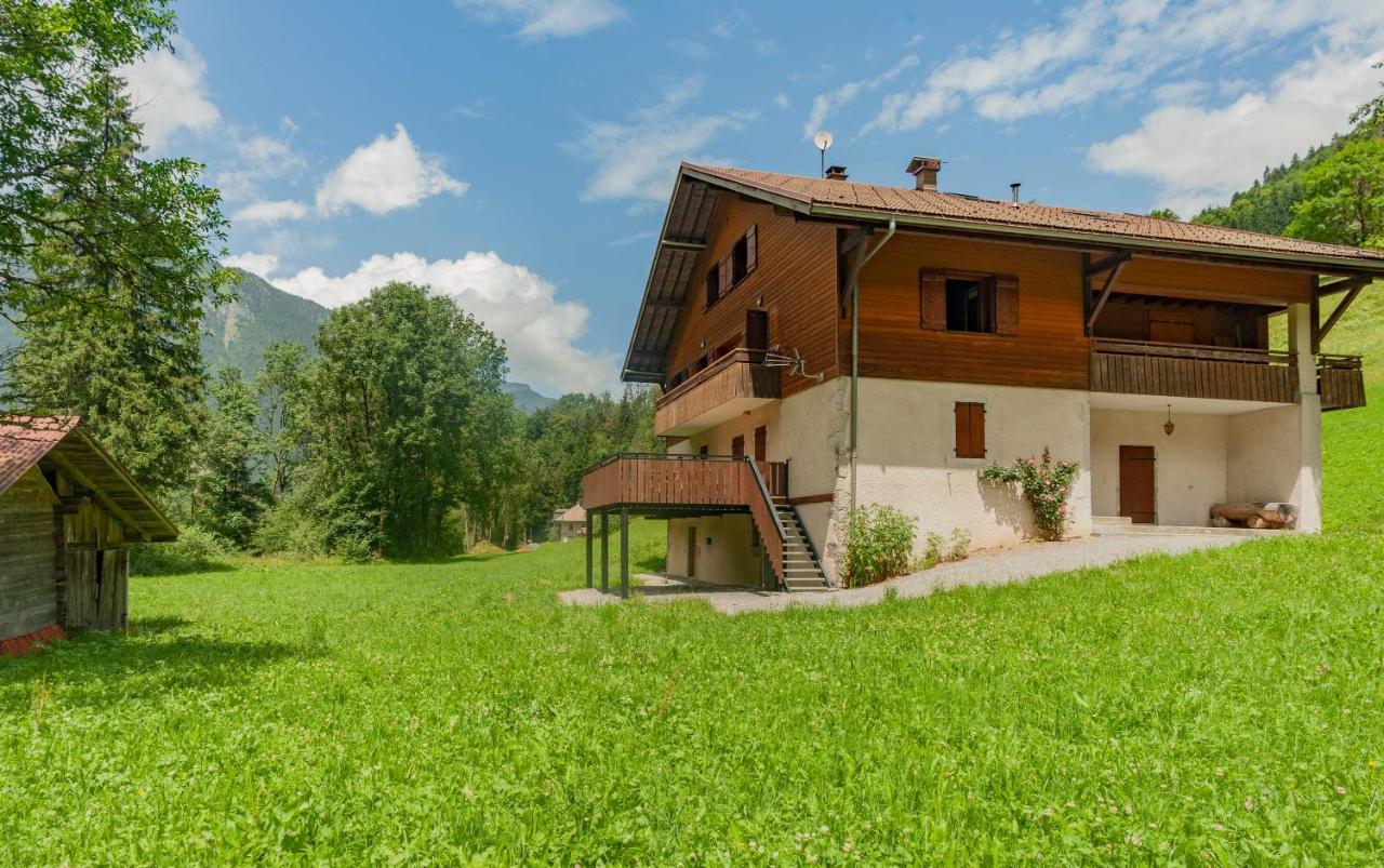 Grand Appartement Proche Gd Bornand Glieres-Val-de-Borne Exterior photo