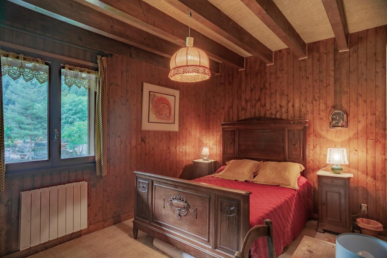 Grand Appartement Proche Gd Bornand Glieres-Val-de-Borne Exterior photo